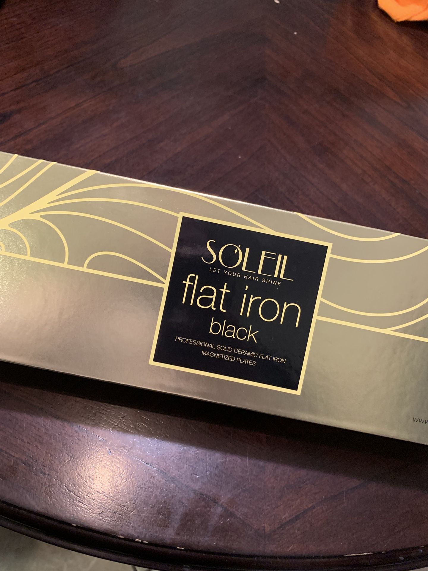 Soleil ceramic flat iron