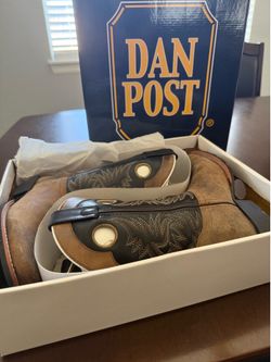 Boys boots size 4Youth
