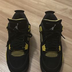 Air Jordan 4 Thunder Size 7.5 Men