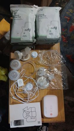 Philips Avent Electric Breast Pump + 400 Milk Storage Bags (Like New!)