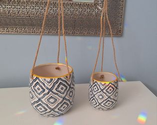 2 New Hanging Pots