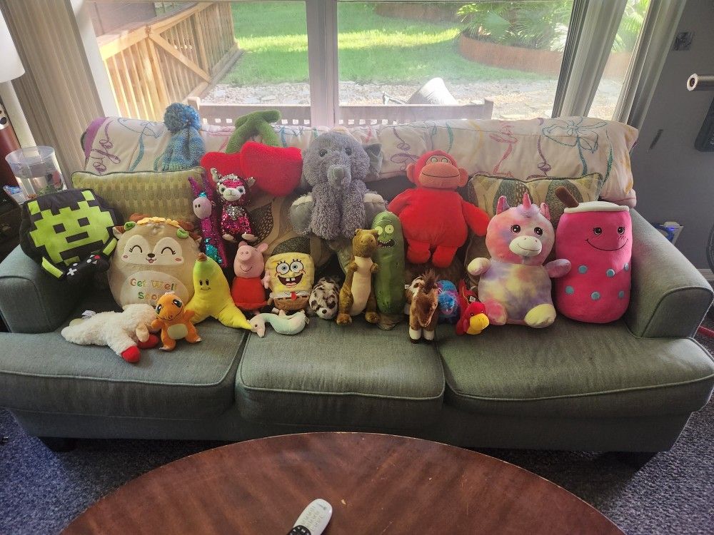 Various Stuffed ANIMALS for Sale in Biscayne Park, FL OfferUp
