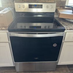 New Whirlpool Stove And Air Fryer 