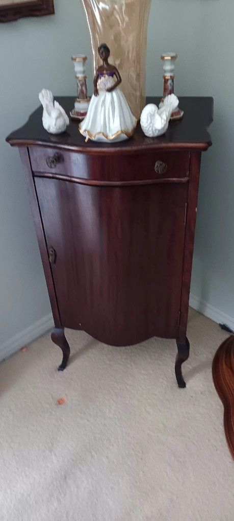 Antique Traditional Mahogany Sheet Music Record Cabinet