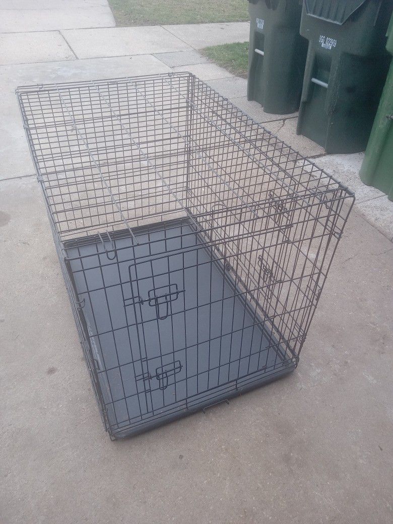Pet /  Dog cage foldable metal 