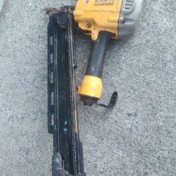 DeWalt Framing Nail Gun ***** Works Good***