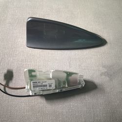 2004-2007 BMW E60 GPS Radio Antenna Shark Fin Roof Mount OEM 