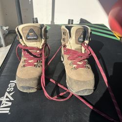 Women’s Hiking Boots