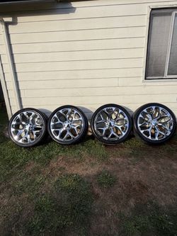 Set of 4 Chrome Snowflake Wheels with Tires