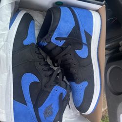 Air Jordan 1 Hyper Royal Reimagined 