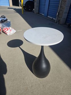 Ashley furniture modern round table