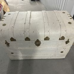 Antique Style Chest White 