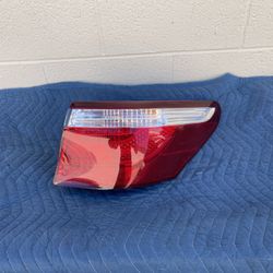 Lexus LS460 Tail Light 2006 - 2012, OEM Passenger Side Lexus LS 460 Tailight 