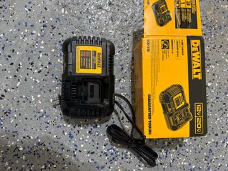 Dewalt 12/20/60 flexvolt 6 Amp Battery Charger BRAND NEW 2025