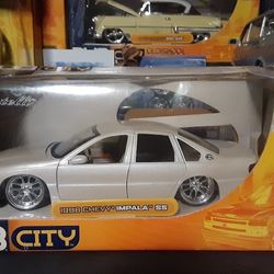 1:24 Scale 1996 Chevy Impala SS