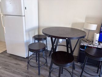 🪑 Comedor moderno con mesa redonda y 4 bancos – Como nuevo