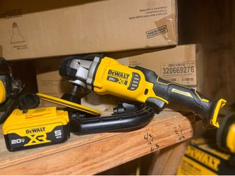 New dewalt 7" variable speed polisher with 5amp battery and charger