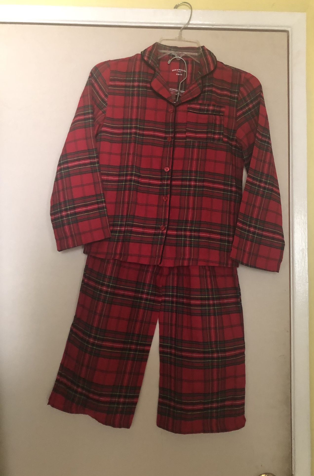 BEE & WILLOW PAJAMAS SET. Please Read Description