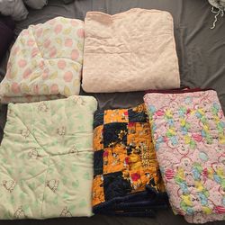 Selling 5 baby blankets: