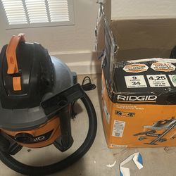 RIDGID 9-Gallon NXT Wet/Dry Vac