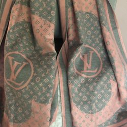 Brand New Women’s Cashmere Scarf 