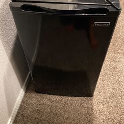 Mini Fridge 