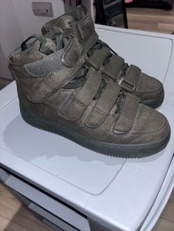 BILLE ELISH NIKES