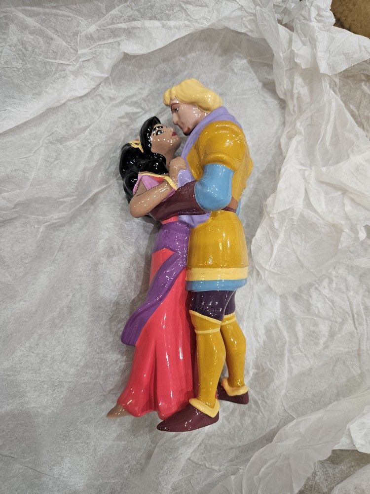 Disney Hunchback of Notre Dame Esmerelda & Phoebus Porcelain Figurine 7.5" NICE