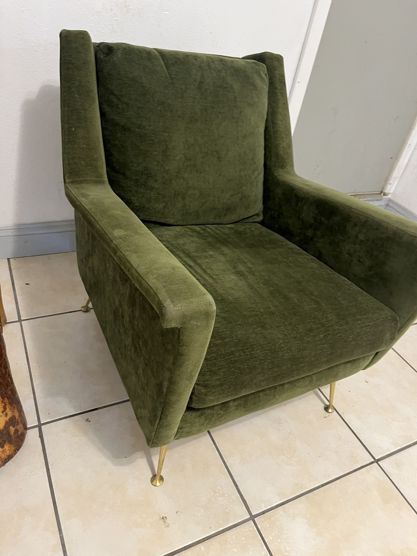 Green Armchair And Vizio Smart Tv 