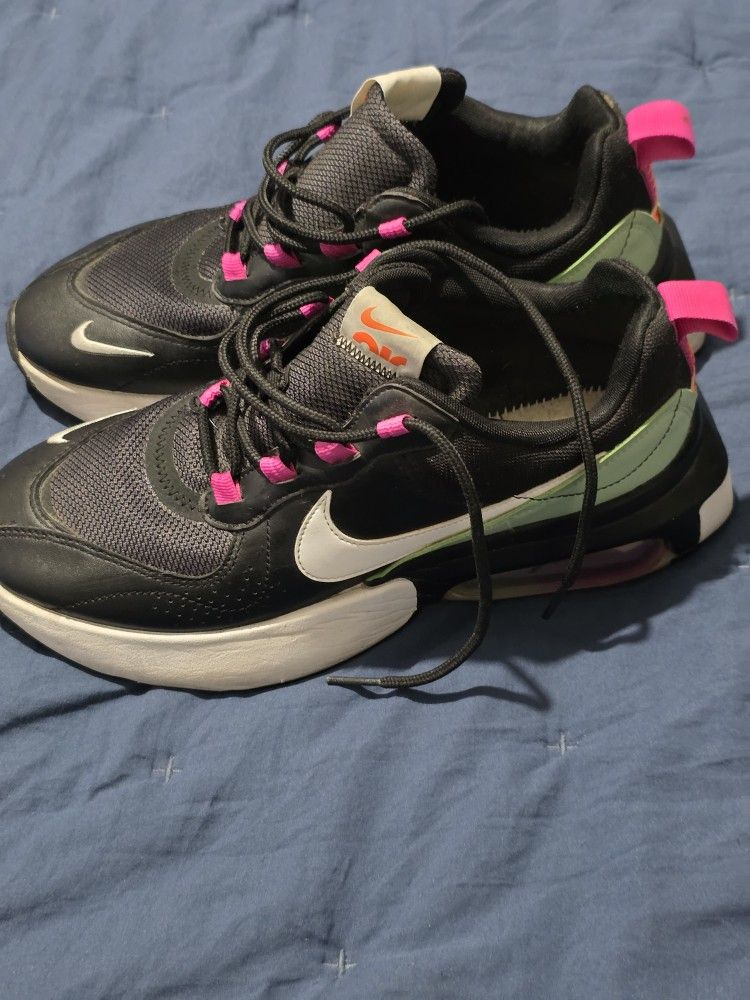 Woman's Nikes SIZE 9