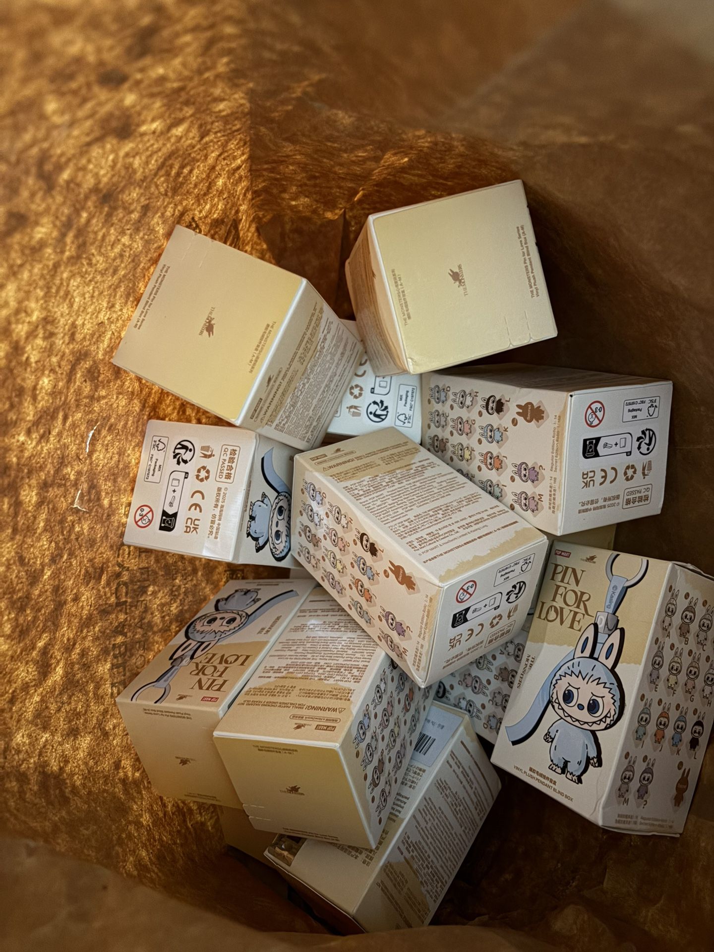 Labubu Pin For Love A - M