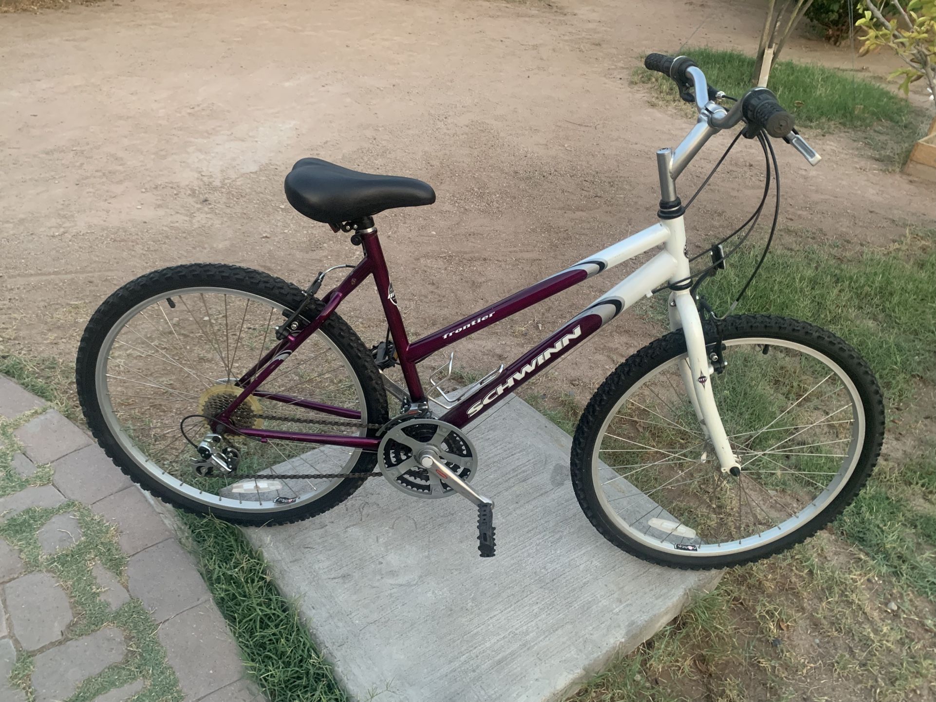 Schwinn 21-spd Beach Cruiser