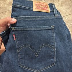 Womens Levi’s Classic Straight Size W30 L30 (10)