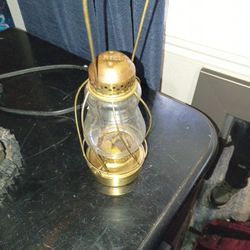 Vintage/Antique Railroad Hand signaling Kerosene Lamp