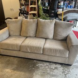Free Couch No Rips Or Tears 