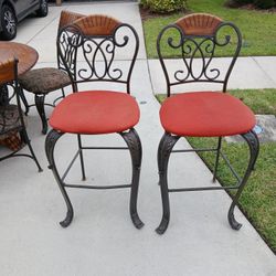 Table And Chairs 