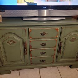 Entertainment Stand / Dresser