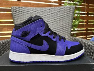 Air Jordan 1 Mid Black- Size 7Y / 8.5 Women’s