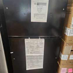 21.1 cu. ft Top Freezer Refrigerator in Black, ENERGY STAR