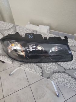 2000-2005 OE Chevy Impala Passenger Headlight Assembly With Bulb $3.50