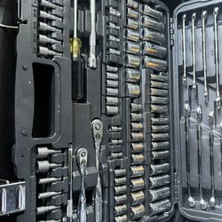 Dewalt 142 Piece Socket Set SAE+METRIC
