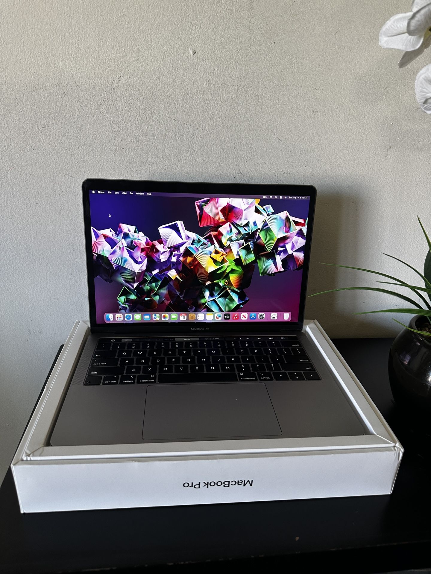 13inch Apple MacBook Pro with Touch Bar