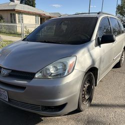 Toyota Sienna 2005