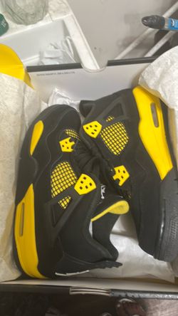 Air Jordan 4 retro  size 7y