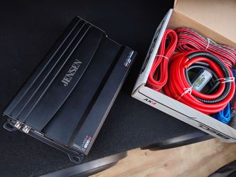 Car audio amp with wire kit
