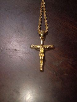 18kt plated gold cross pendant with stainless steel gold rope chain