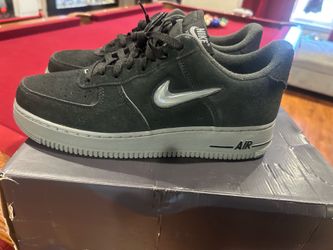 Air Force ones size 10.5m.  65$