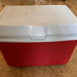 Rubbermaid Cooler