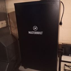 Masterbuilt Electric Smoker