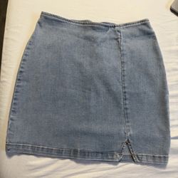 Wild Fable Light Wash Denim Mini Skirt – Size 4